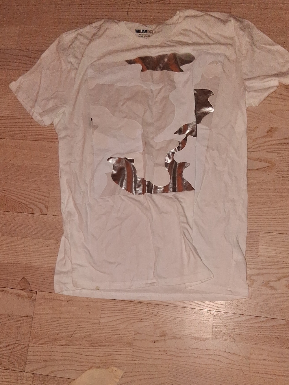 William Rast White Adult Tee with Silver Metallic Graphic Vintage  XL NWOT